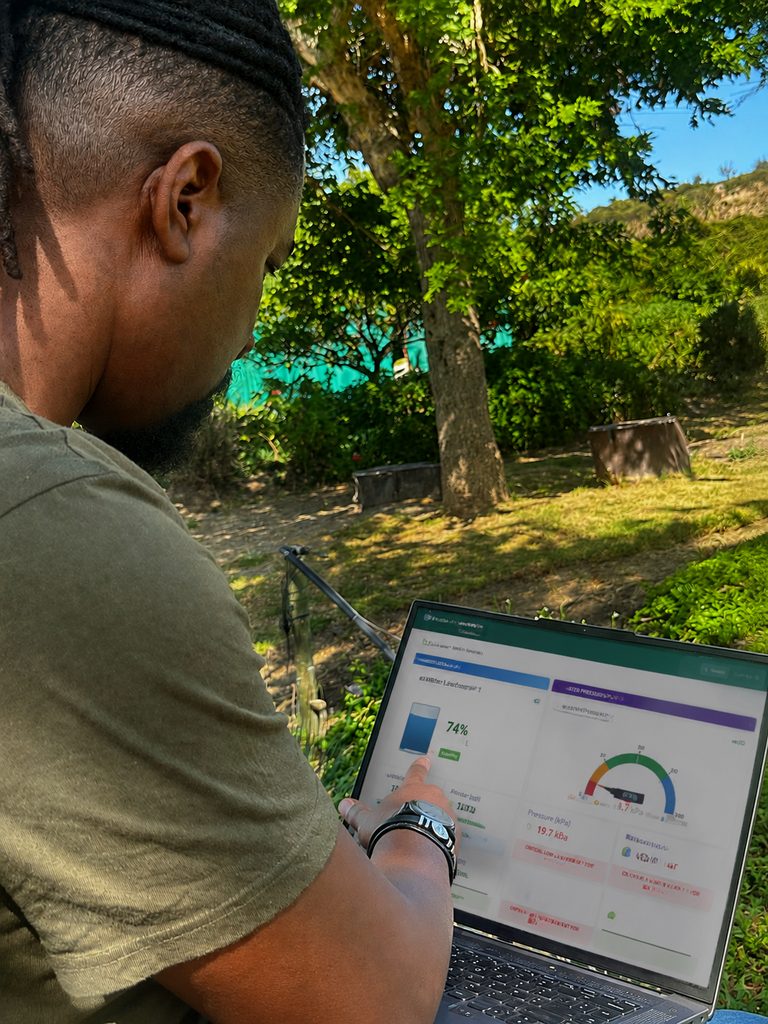 TSI Water Level & Pressure monitoring MBS SmartFarm Hydro Intelligence dashboard showing tank level and pipe pressure at TSI Lynedoch